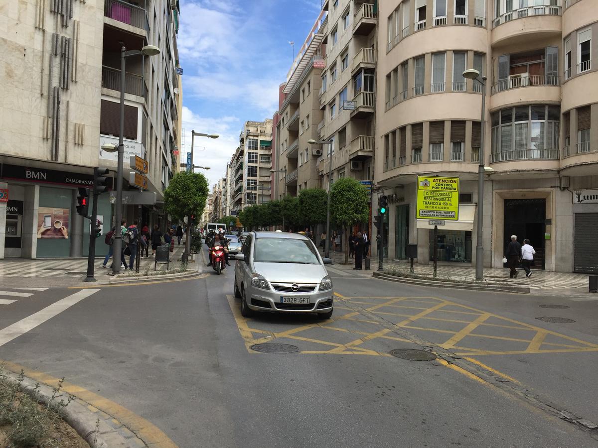 Piso En Calle Recogidas Granada Exterior photo